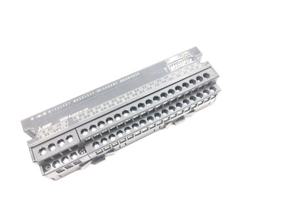MITSUBISHI AJ65SBTB1-32D INPUT UNIT DHL EXPRESS WORLDWIDE 12 MONATE GARANTIE