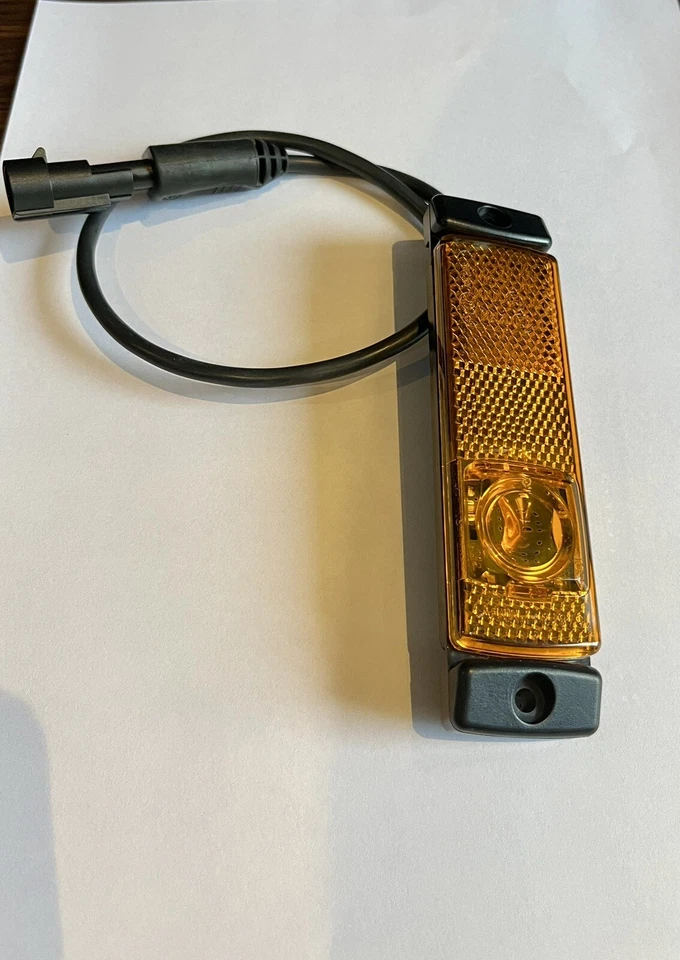 HELLA LED AMBER YELLOW SIDE MARKER LIGHT. 24v Daf,Scania,Volvo,iveco,man,Renault - Image 2 of 3