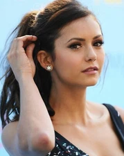 NINA DOBREV 8x10 PHOTO *