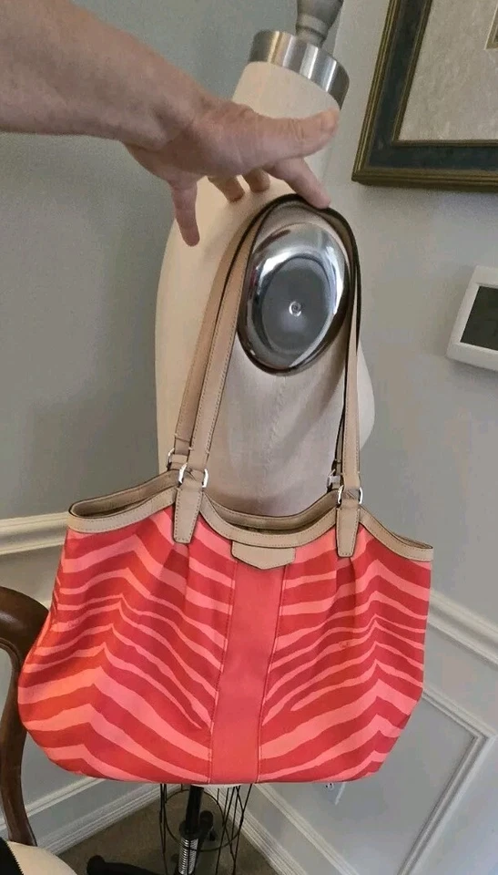 ТРЕНЕР подпись Devin полоски зебра печать наплечная сумка персиковый оранжевый/коричневый F24022