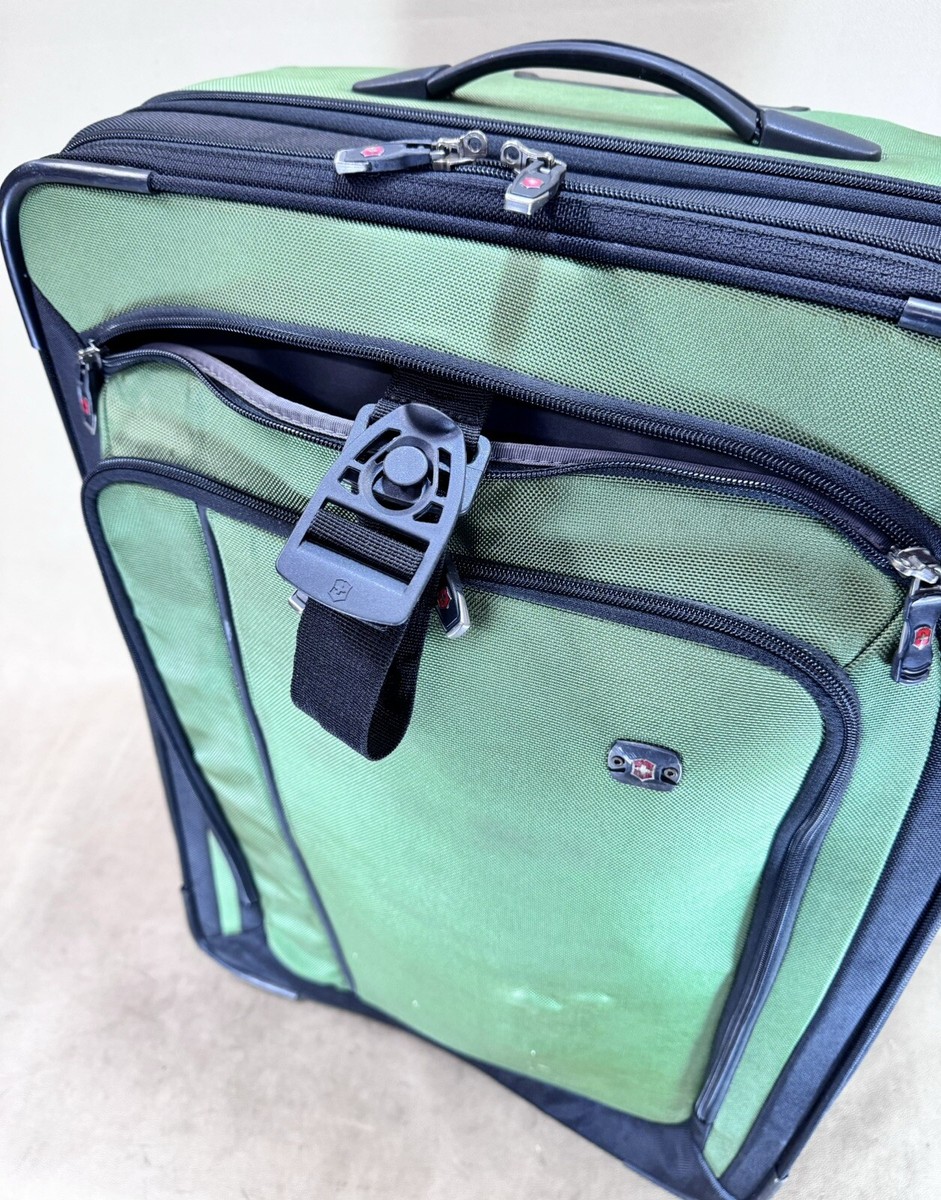 Victorinox Werks Traveler 4.0 Upright 24” Expandable Suitcase