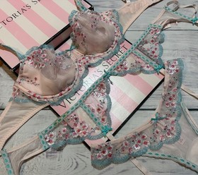 Victoria&rsquo;s Secret Unlined Set Bra Garter Brazilian Cherry Blossom 3 pcs