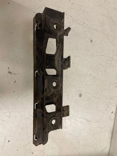 VW PASSAT B7 ALLTRACK 365 Stoßstangenhalter vorne links 3C0807183 2.00 33212291