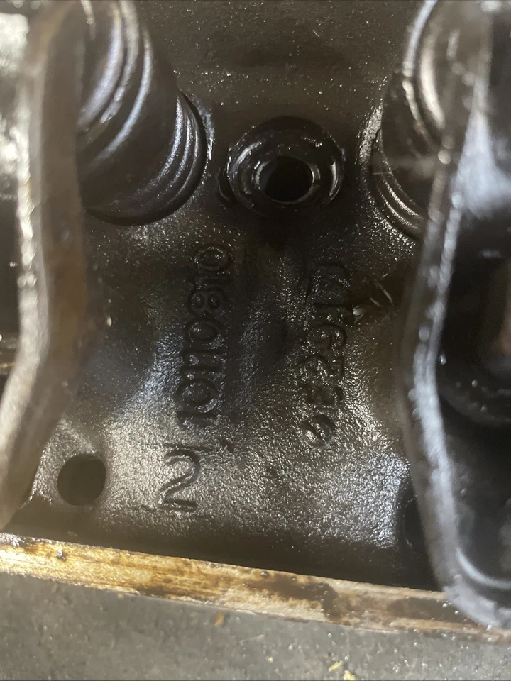 GM Chevrolet GMC 5.7L Cylinder Head 1987-1995 10110810 With Rockers - Image 2 of 2