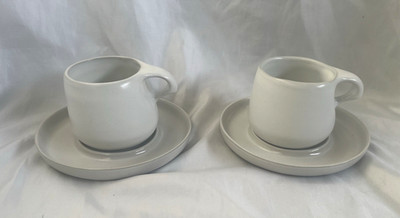 BENNINGTON POTTERS David Gill lot of 2 cup & saucer sets. (Off-) white matte.