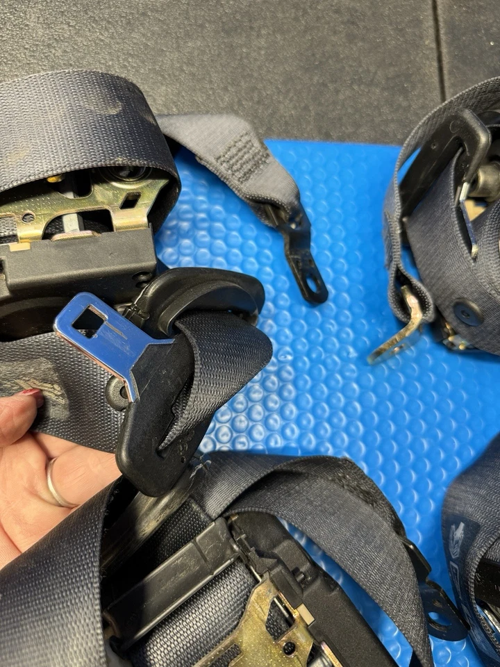 Land Range Rover 2003-06 conjunto retractor cinturón trasero izquierdo y derecho plus negro Foto 4 de 4