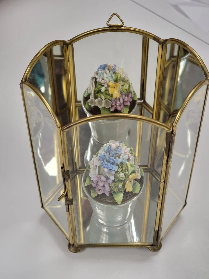 Винтажный латунный и стеклянный миниатюрный настольный ВИТРИНА/шкаф с зеркальной задней панелью CURIO 7 дюймов - Изображение 3 из 4