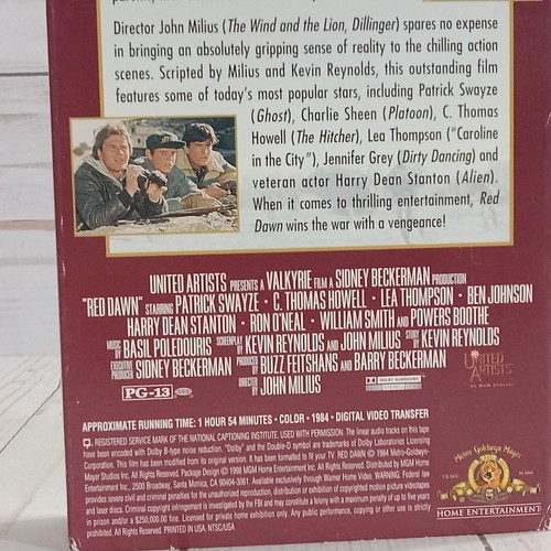 Red Dawn VHS Tape 1984 War / Thriller Patrick Swayze Charlie Sheen SHIPS FREE - Picture 9 of 12