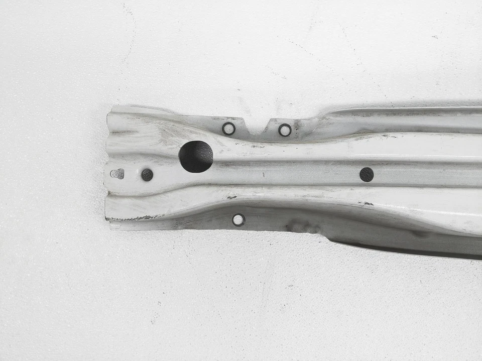 Усилительная балка заднего бампера для Volvo V60 2015–2018 годов выпуска — ледяной белый - Изображение 2 из 4