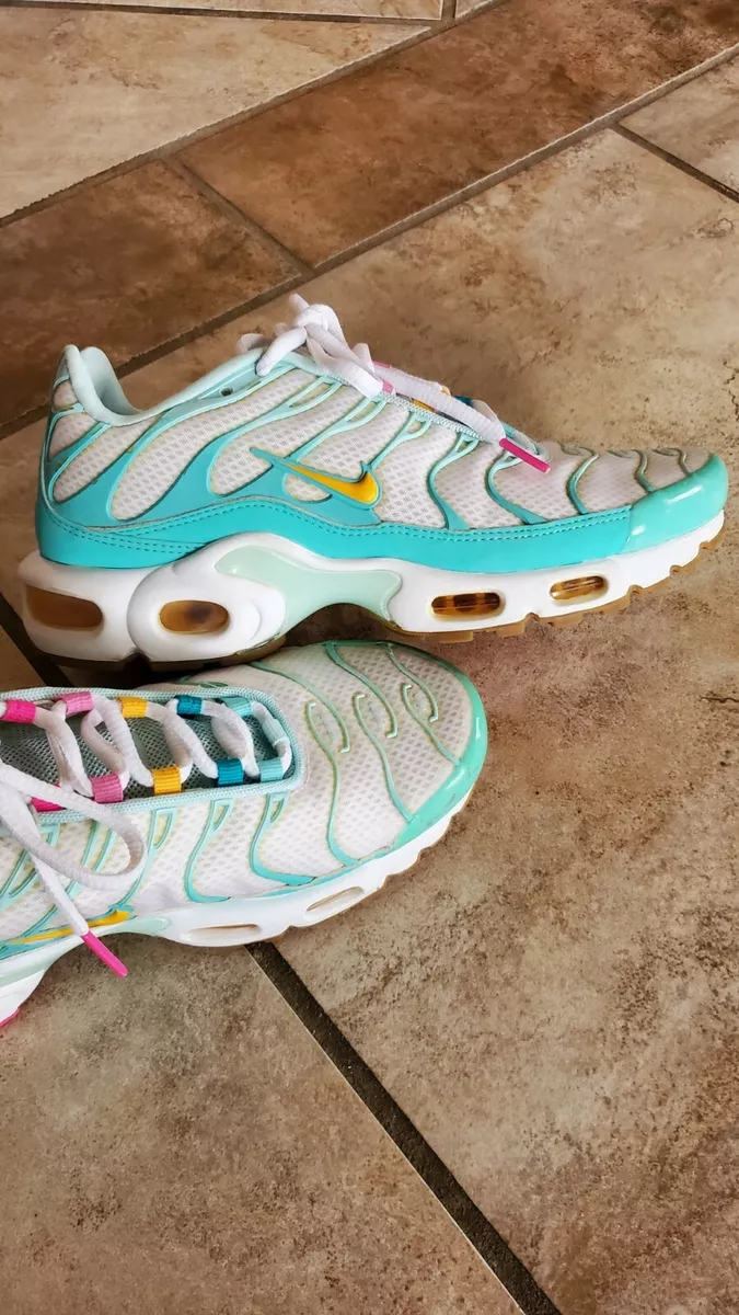 Lily dvs. klynke Nike Air Max Plus PRM Women&#039;s Sz 7.5 Teal Tint University Gold | eBay