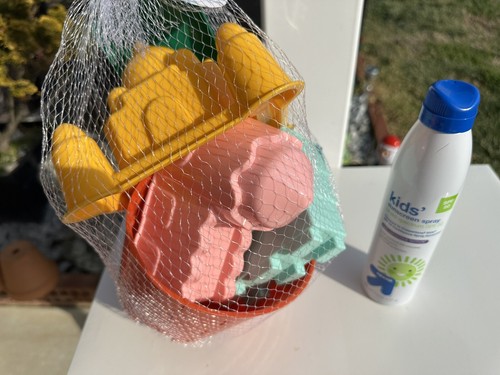 1 Kids Sunscreen Spray SPF 50, Up & Up, 7.3 Oz, Exp 7/24 W Castle Sand play set - Picture 7 of 9