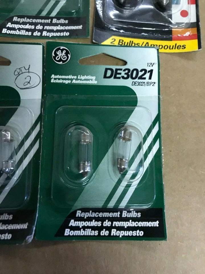 (10) New GE DE3021 Miniature Lamp Bulb 3w 12 volt T2-1/4 Festoon  - Image 2 of 3