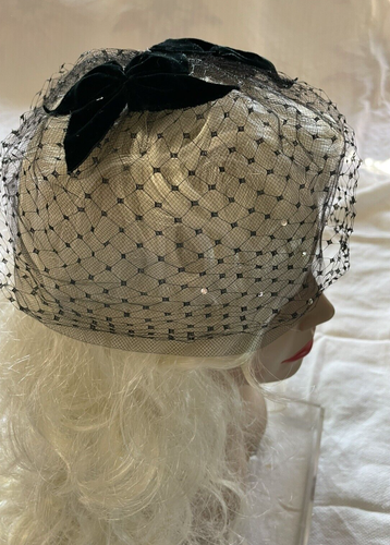 VTG Hat VEIL Net Fascinator Headpiece WHIMSIE 40s 50s BIRDCAGE RHINESTONES BOWS - Picture 3 of 11