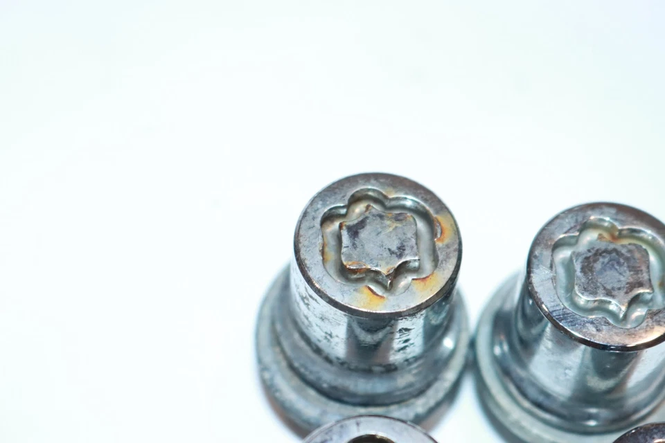 15-20 LEXUS RC350 RC300 RC200 RCF 4 RUEDAS TUERCA CERRADURAS Y ADAPTADOR ENCHUFE OEM Foto 4 de 4