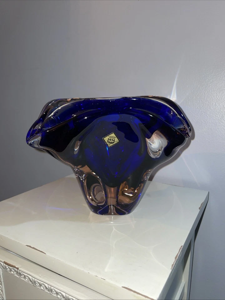 Винтажная чешская чаша из художественного стекла с цветами розовая кобальтовая синяя Chribska Glassworks - Изображение 3 из 4