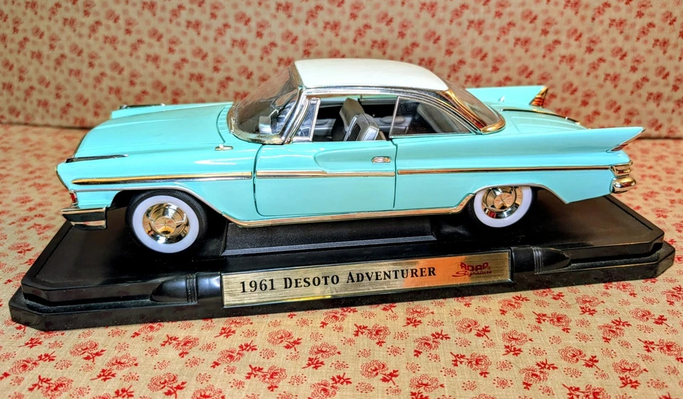 Литая модель автомобиля ~ 1961 Desoto Adventurer на дороге подпись ~ новом зеленый ~ 1:18 - Изображение 3 из 4
