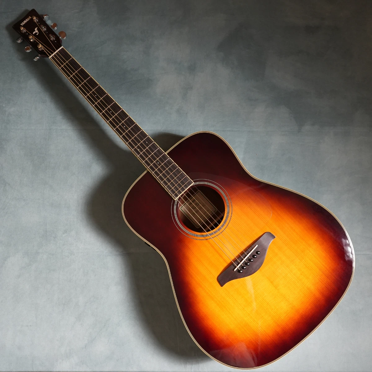 Guitarra acústica Yamaha FG-TA BS Trans Brown Sunburst