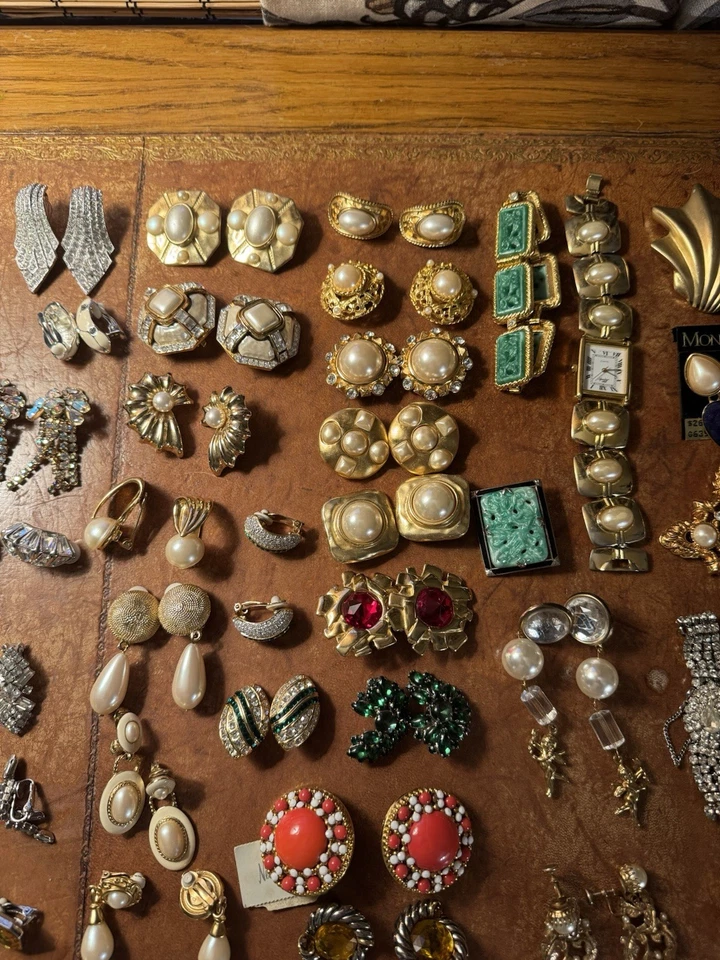 30 Plus Piece Vintage Jewelry Lot - Image 3 of 4