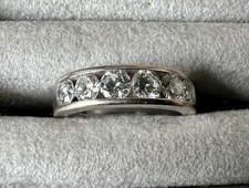 Edler und Wertvoller Halbmemory Brillant Ring 1,2ct. in WG 750