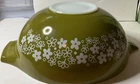 RARE-PYREX SPRING BLOSSOM CRAZY DAISY 444   4 QUART BOWL BEAUTIFUL USED COND