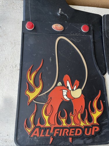 VINTAGE - LOONEY TUNES YOSEMITE SAM MUD FLAPS - ALL FIRED UP - Bild 2 von 24