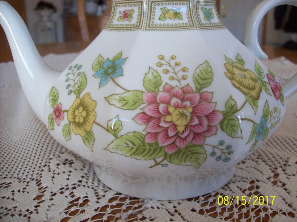 Tetera grande vintage de porcelana china Hutschenreutner con colorido patrón floral Foto 3 de 4