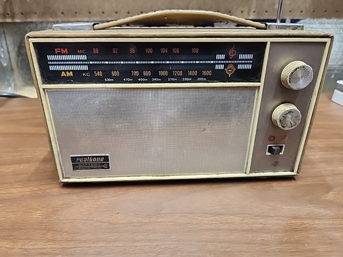 Vintage Realtone AM FM Radio Model 228=2 Battery Electric - Picture 24 of 24