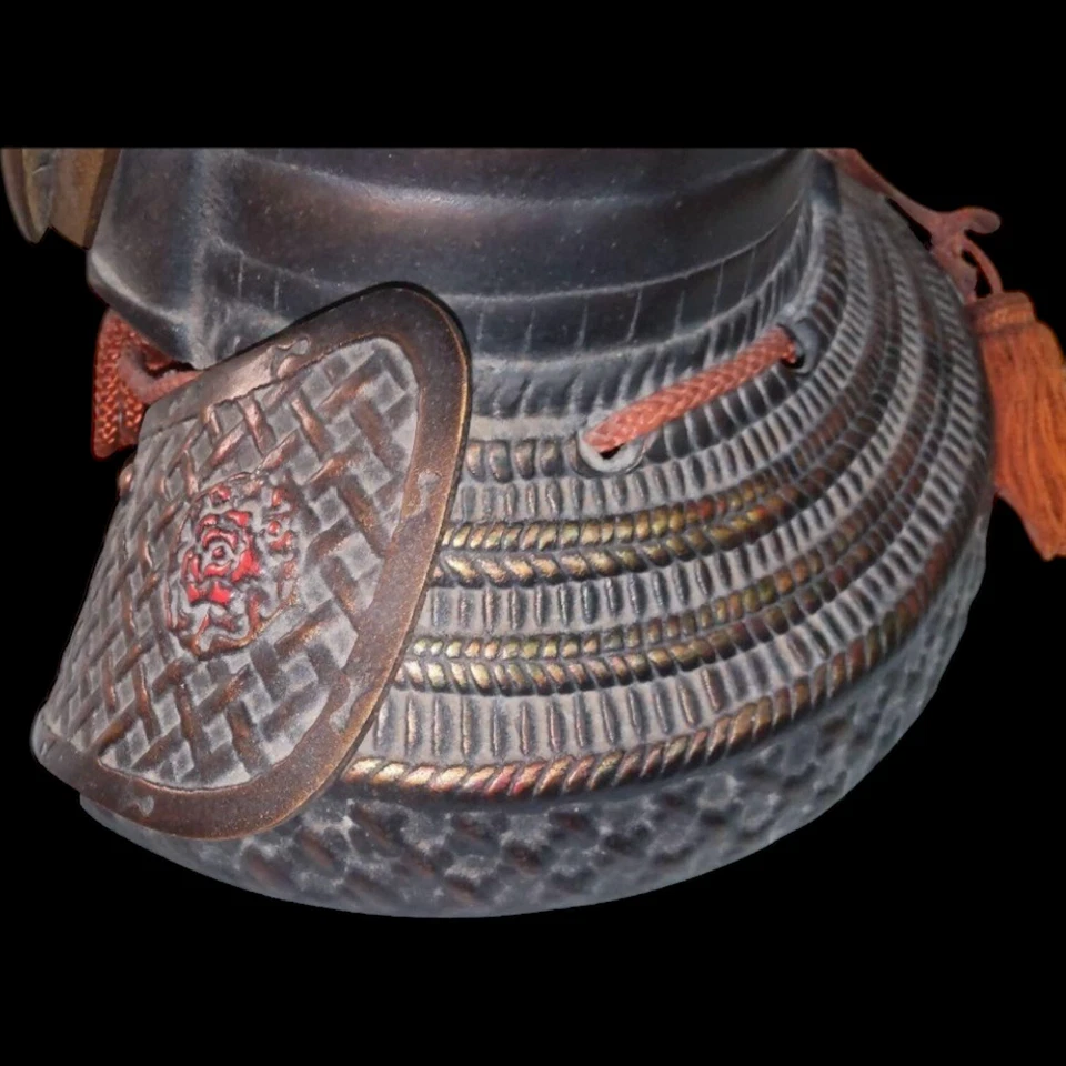 Antiguo casco samurai japonés Kabuto Dragon Armadura Yoroi insostenible Foto 4 de 4