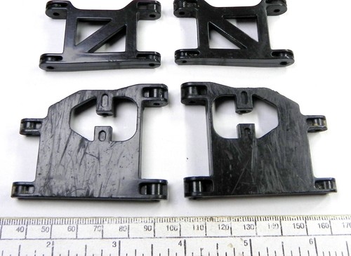 Hinterer Querlenker Tamiya FOX/NOVAFOX R Ersatzteile 0115037/10115037 Gebraucht