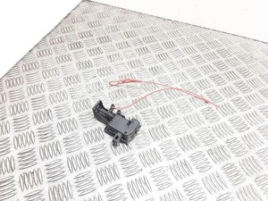 MERCEDES-BENZ E W211 Motor für Tankdeckelverriegelung A2048200072 3.00 33381903