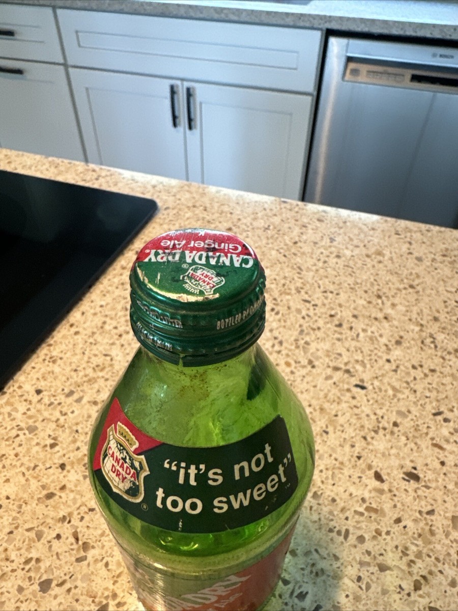 Vintage Canada Dry empty green Glass Bottle 12 Fl Oz Ginger Ale