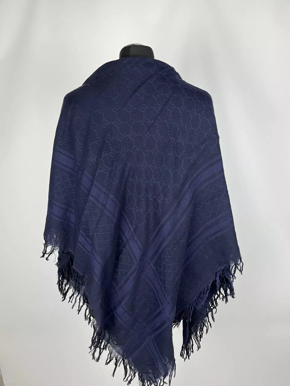 Foulard bleu monogramme GUCCI x Tom Ford époque taille 49,21 pouces / 125 cm (0338)