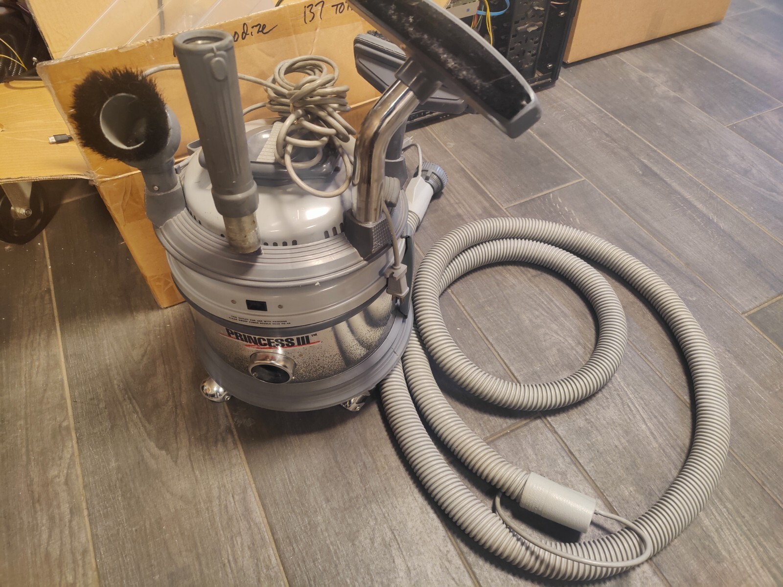 Nice Filter Queen Princess III Vacuum w/ Hose & Accessories / Low Use