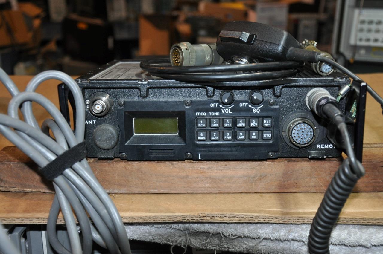 Motorola URC200 VHF/UHF Transceiver with UAC100 power supply eBay