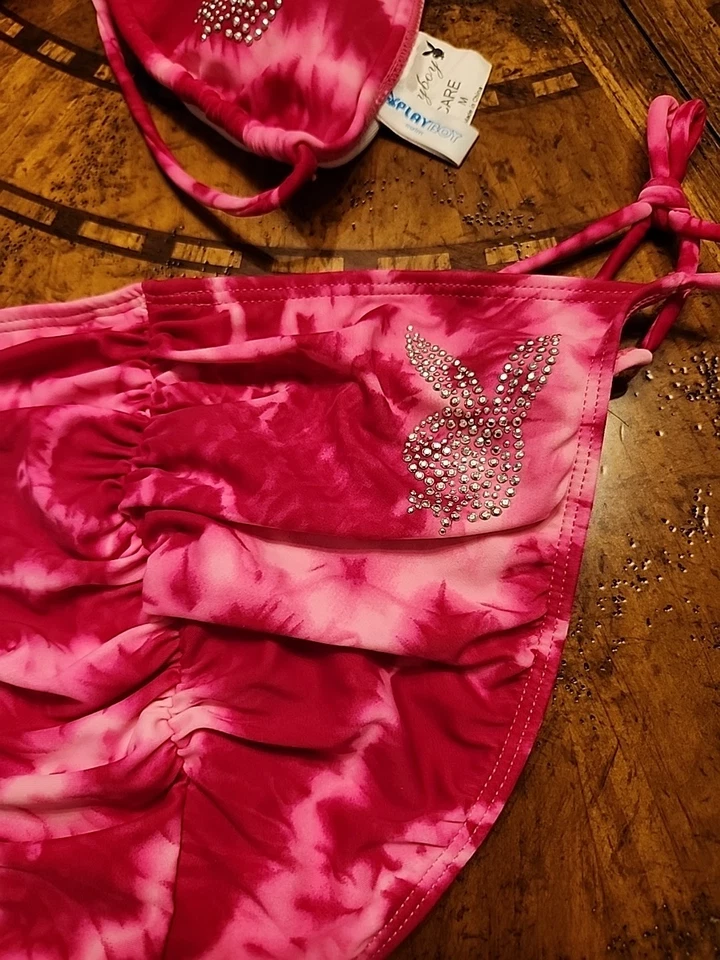 SEXY BIKINI PLAYBOY NATACIÓN ROSA INTENSO CON LOGO PLAYBOY TACHONADO. DE COLECCIÓN TALLA M DEFECTO Foto 4 de 4