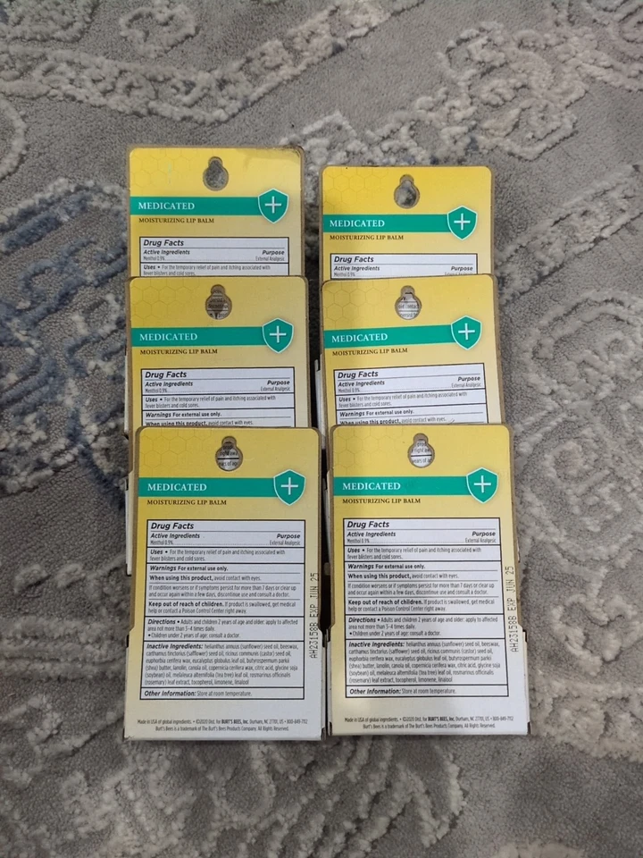12 Burt's Bees 100% Natural Medicated Moisturizing Lip Balm Jun/2025- SHIPS FREE - Image 4 of 4