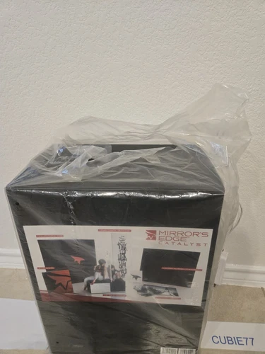 Mirror's Edge Catalyst Collector's Edition No Game (Xbox One, 2016)  New in bag