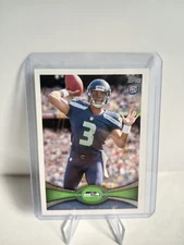 2012 Topps - Russell Wilson #165 Stands in Background (RC)