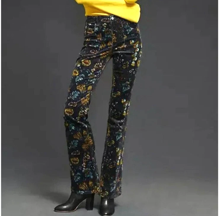 Pantalones de mezclilla Anthropologie Pilcro Icon acampanados talla 30 pequeños florales elásticos pana Foto 2 de 4