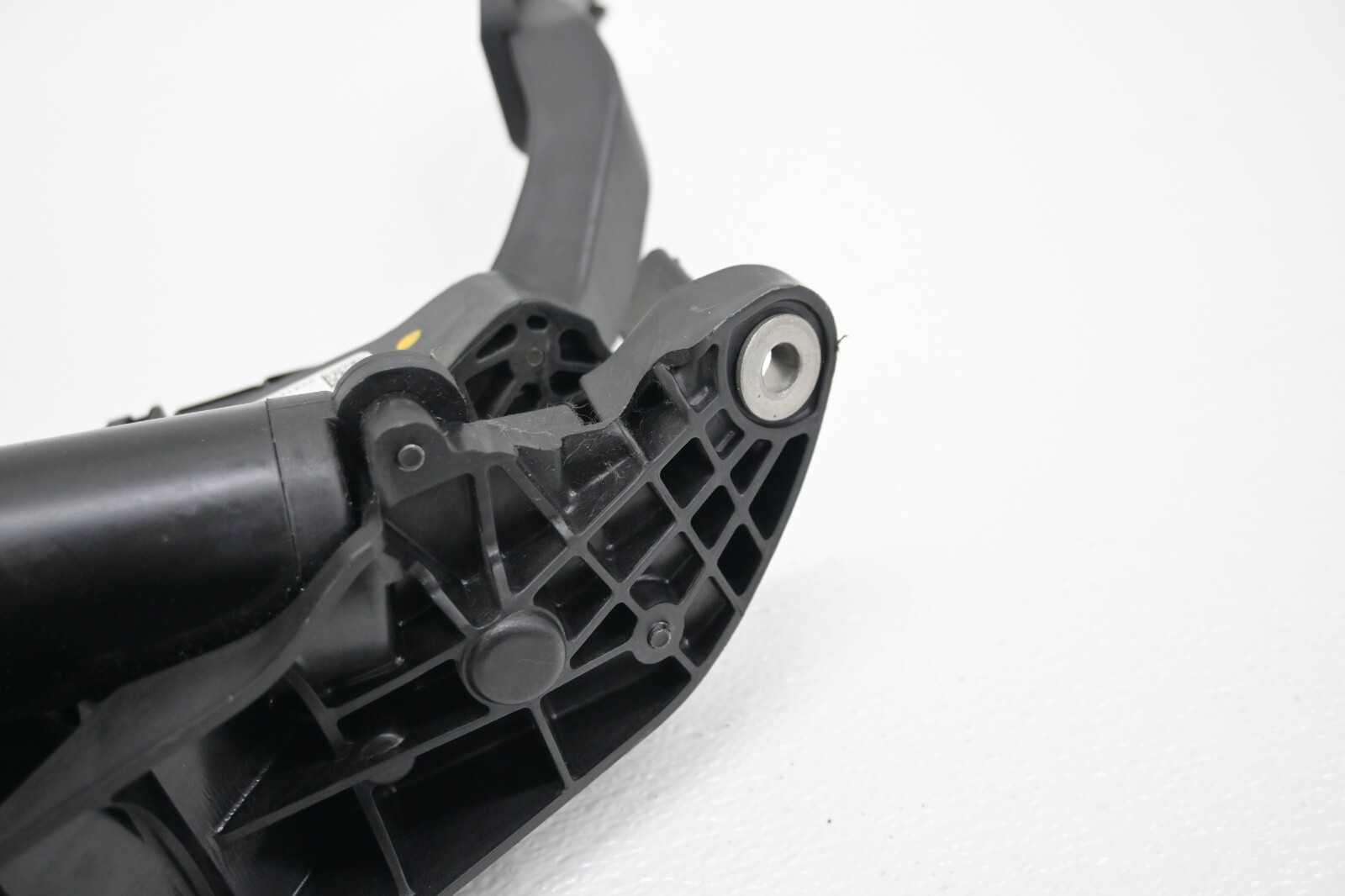 Maserati Ghibli 2014-2021 Accelerator pedal P/N 1130057