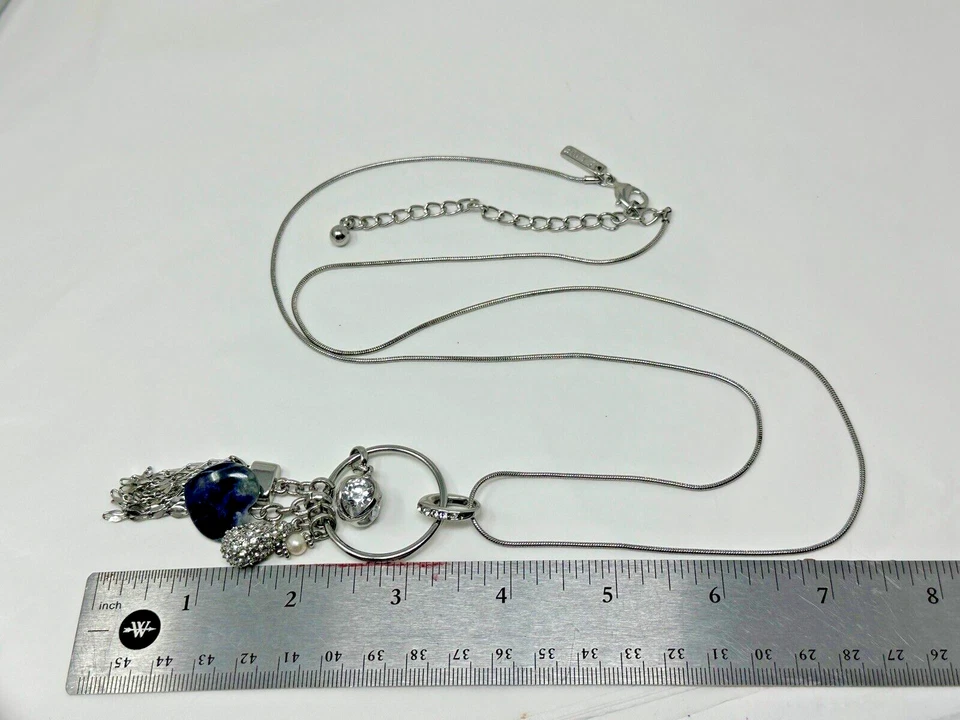 WHBM Casa Blanca Mercado Negro Tono Plateado Gema Azul Corazón Dije Borla Collar Foto 3 de 4