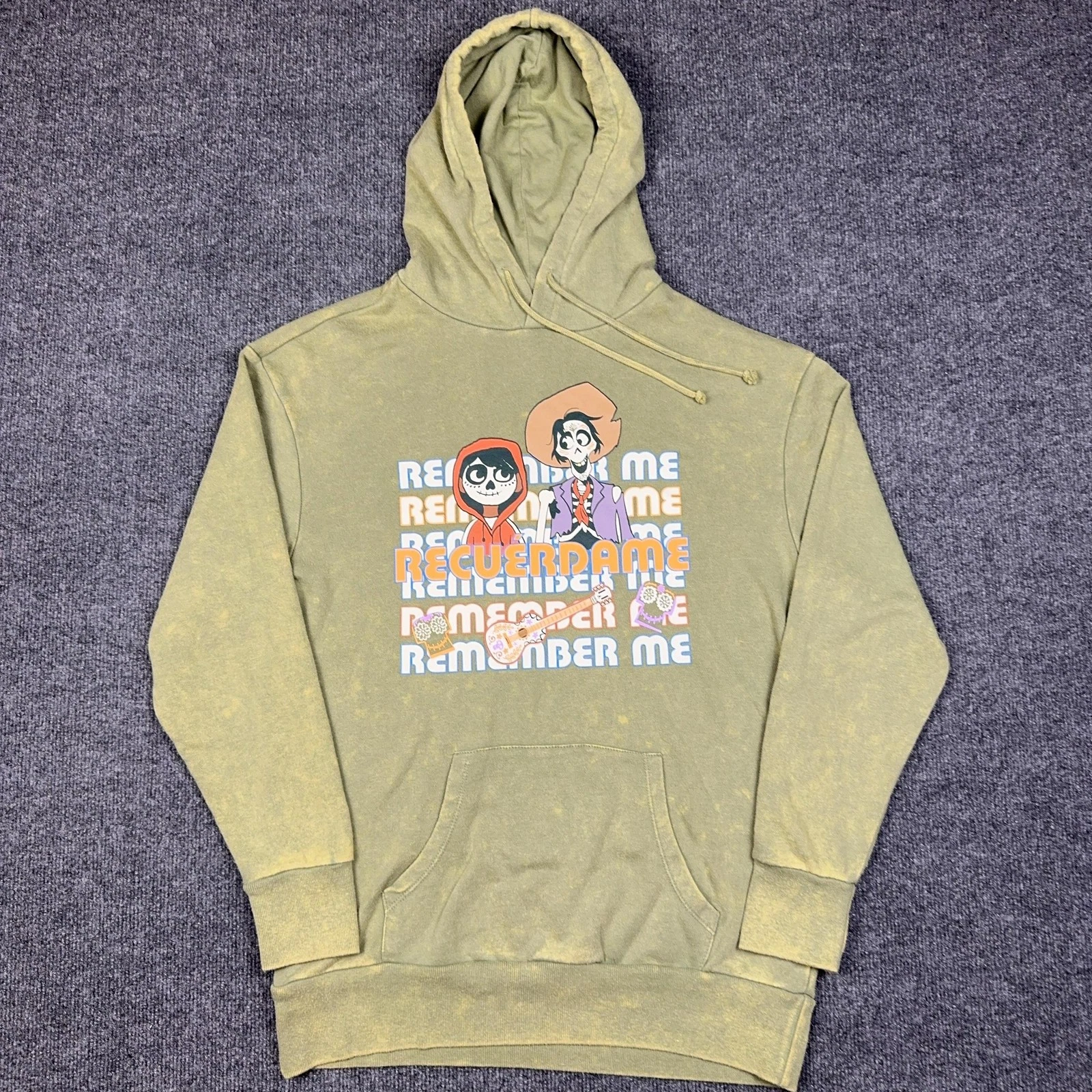 Disney Hoodie Sweatshirt Mens Small Green Pullover Fleece Coco Remember Me
Opens in a new window or