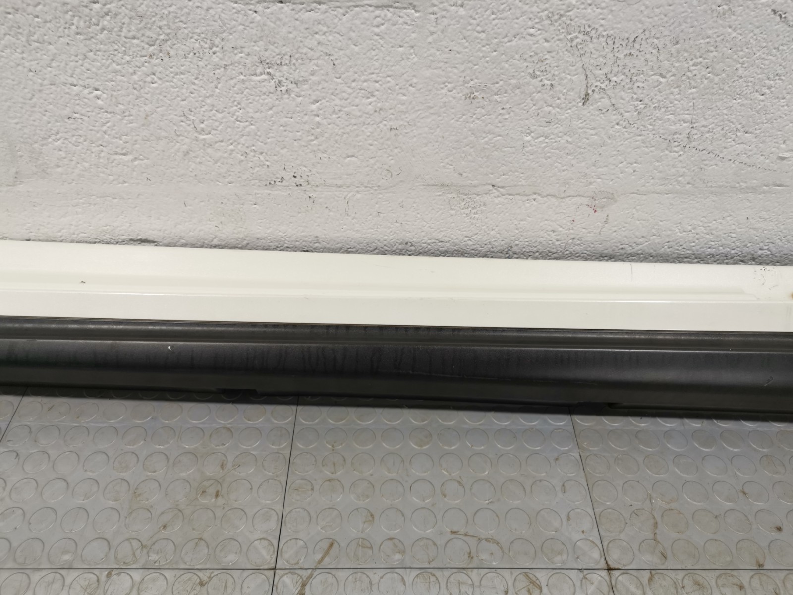 Maserati Ghibli 2018 M156E AWD 3.0 Left Side White Color Rocker Panel Side Skirt