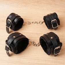 PU Leder Handschellen Fußfesseln mit Kette Pelziger Fesseln Sklave Rollenspiel
