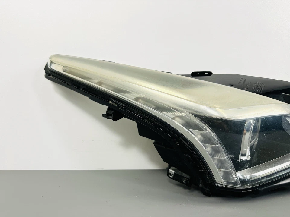 ¡Genuino! Faro halógeno LED lado derecho del pasajero Cadillac CTS 2015-2019 FABRICANTE DE EQUIPOS ORIGINALES Foto 3 de 4