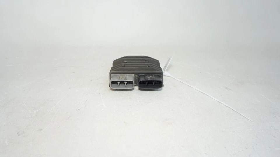 2025 22-25 YAMAHA YZF R7 RECTIFIER VOLTAGE REGULATOR FZ07 308828 ORIGINAL - Image 4 of 4