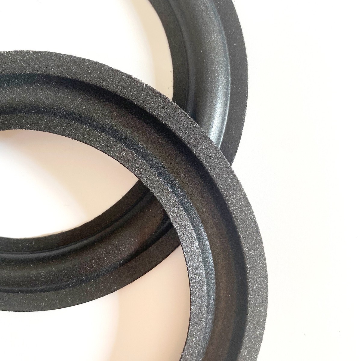 2 Bordi In Schiuma Per Diffusori 5,25″ – Riparazione Woofer Paradigm CC-50/CC-150