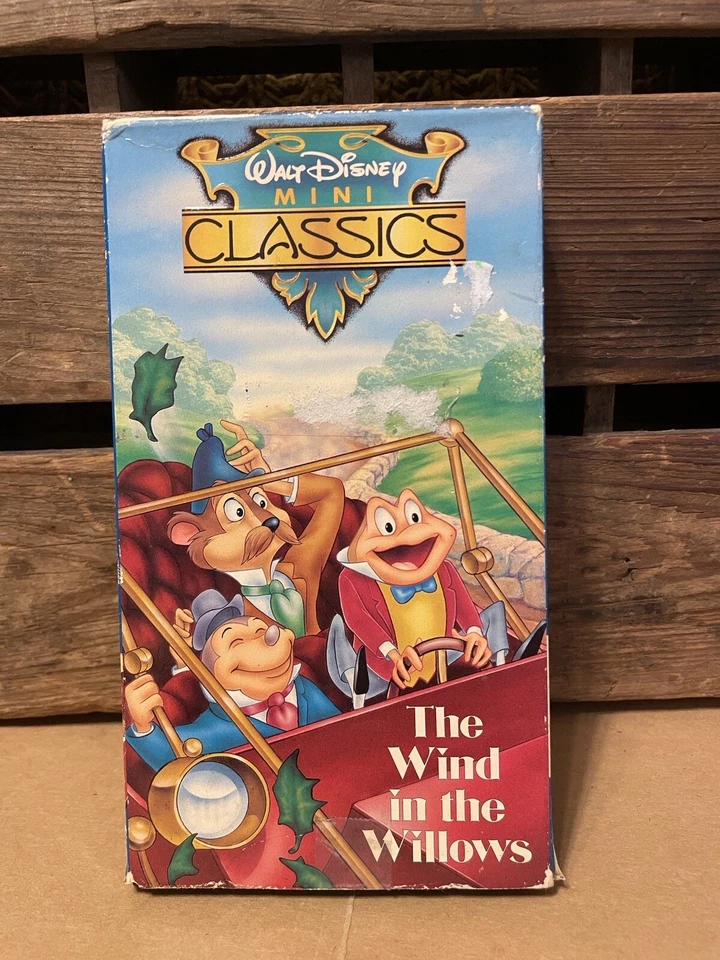 Lot of 2 Disney VHS Tapes Old Yeller and The Wind in the Willows Foto 2 de 3