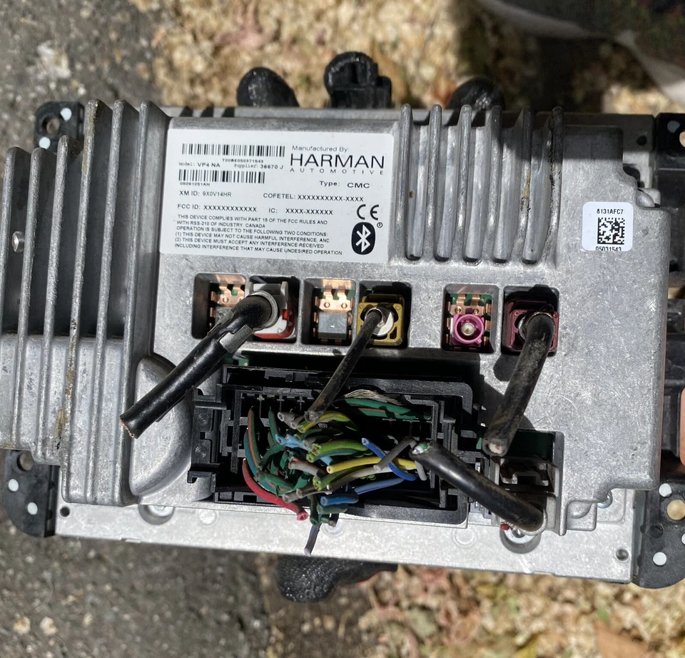 Dodge Ram Chrysler 2014-2018 8,4” VP4 NA UConnect AM FM XM radio Bluetooth usado Foto 2 de 3