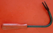 Mac Tools USA V-Notch Bent Upholstery Trim Panel Removal Tool IIT5 X4KT